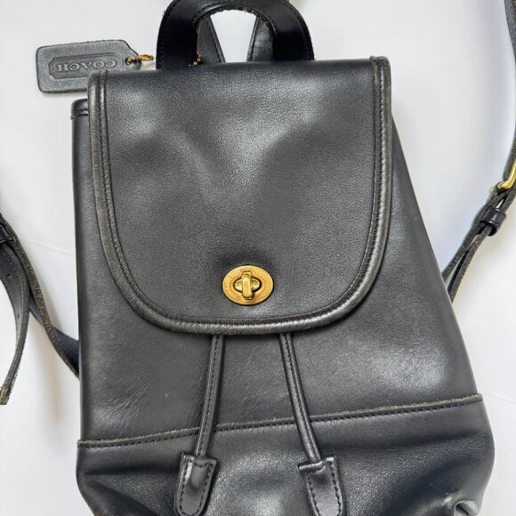 COACH Black Leather Turn Lock Drawstring Daypack Backpack Style 9960 Vintage 90s - Picture 2 of 12